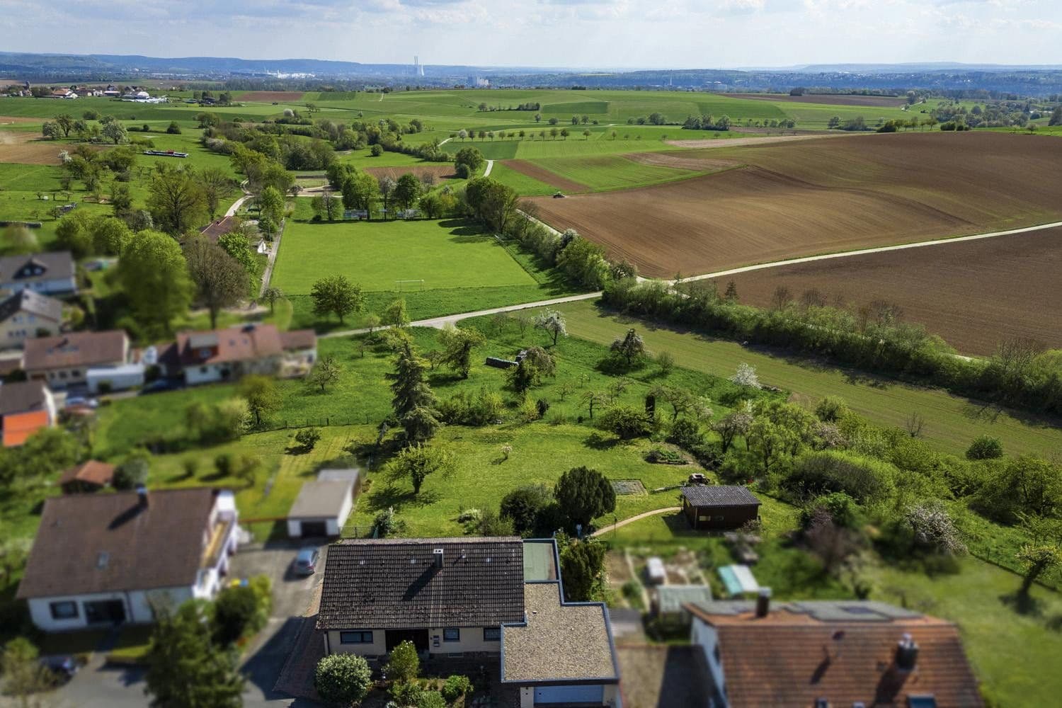 Prodej domu 260 m², pozemek 2.258 m², Gundelsheim, Bádensko-Württembersko Prodej domu 260 m², pozemek 2.258 m², Gundelsheim, Bádensko-Württembersko