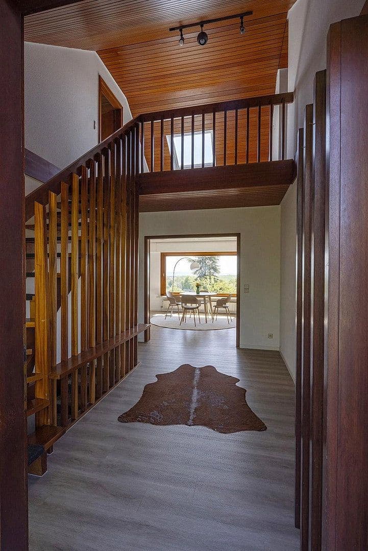 Prodej domu 260 m², pozemek 2.258 m², Gundelsheim, Bádensko-Württembersko Prodej domu 260 m², pozemek 2.258 m², Gundelsheim, Bádensko-Württembersko