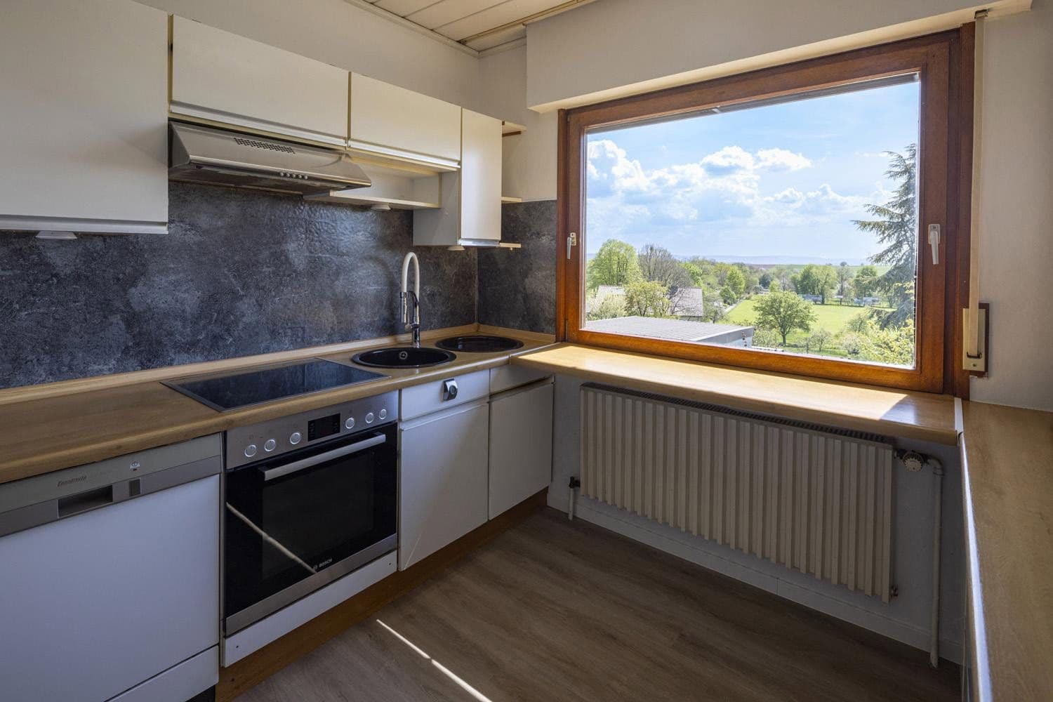 Prodej domu 260 m², pozemek 2.258 m², Gundelsheim, Bádensko-Württembersko Prodej domu 260 m², pozemek 2.258 m², Gundelsheim, Bádensko-Württembersko