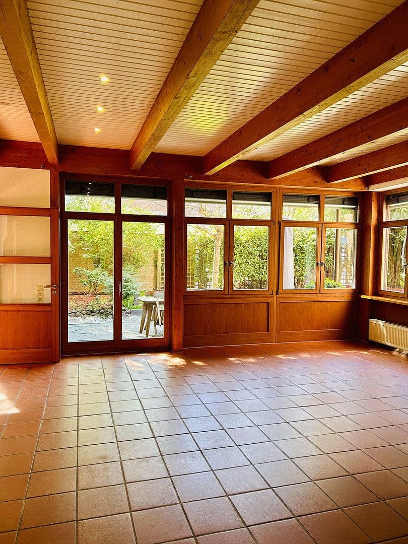 Prodej domu 244 m², pozemek 700 m², Burgwedel, Dolní Sasko Prodej domu 244 m², pozemek 700 m², Burgwedel, Dolní Sasko