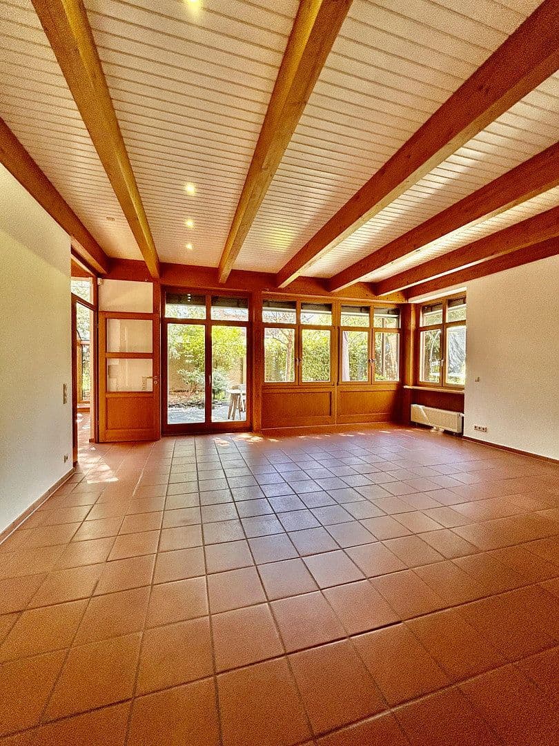 Prodej domu 244 m², pozemek 700 m², Burgwedel, Dolní Sasko Prodej domu 244 m², pozemek 700 m², Burgwedel, Dolní Sasko