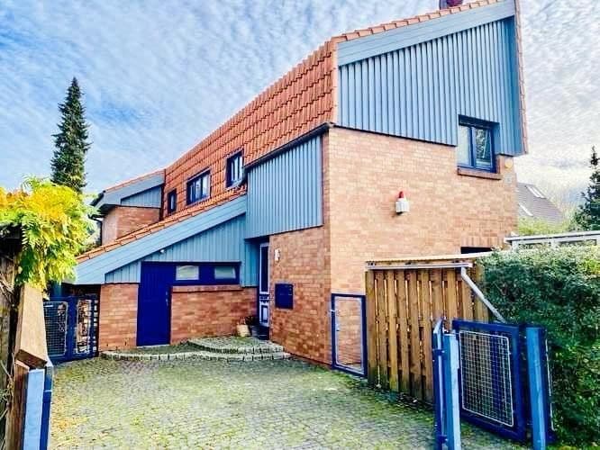 Prodej domu 244 m², pozemek 700 m², Burgwedel, Dolní Sasko Prodej domu 244 m², pozemek 700 m², Burgwedel, Dolní Sasko