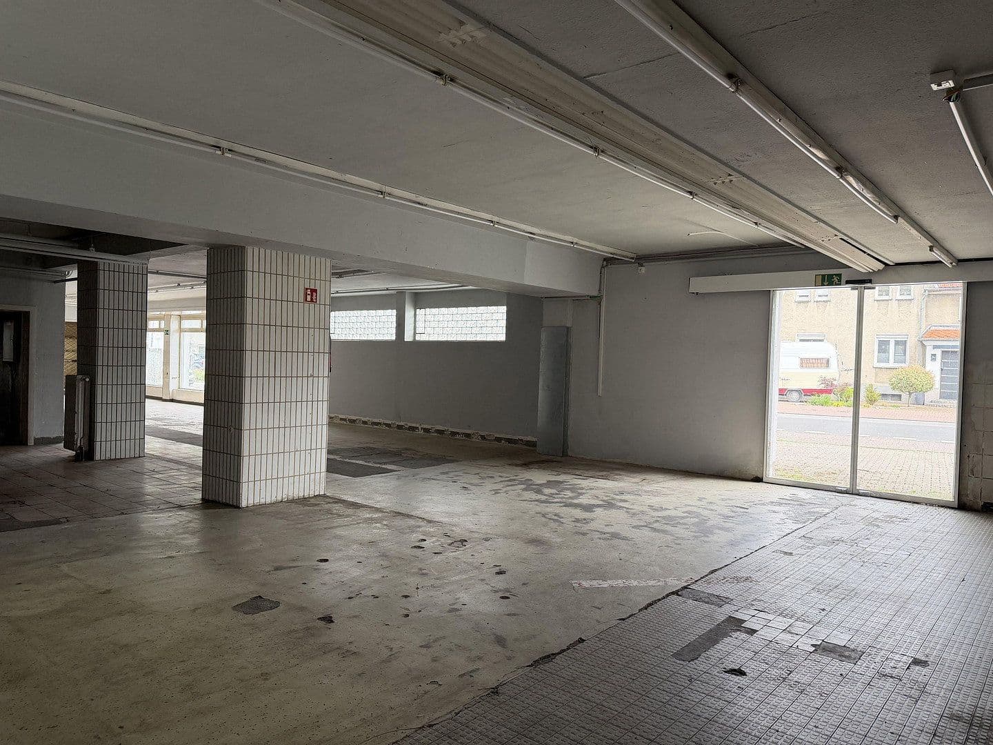 Pronájem nebytového prostoru 400 m², Gladbeck, Severní Porýní-Vestfálsko Pronájem nebytového prostoru 400 m², Gladbeck, Severní Porýní-Vestfálsko