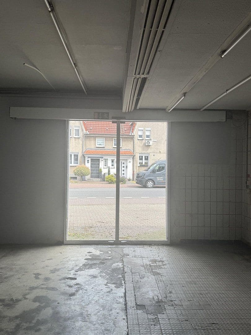Pronájem nebytového prostoru 400 m², Gladbeck, Severní Porýní-Vestfálsko Pronájem nebytového prostoru 400 m², Gladbeck, Severní Porýní-Vestfálsko