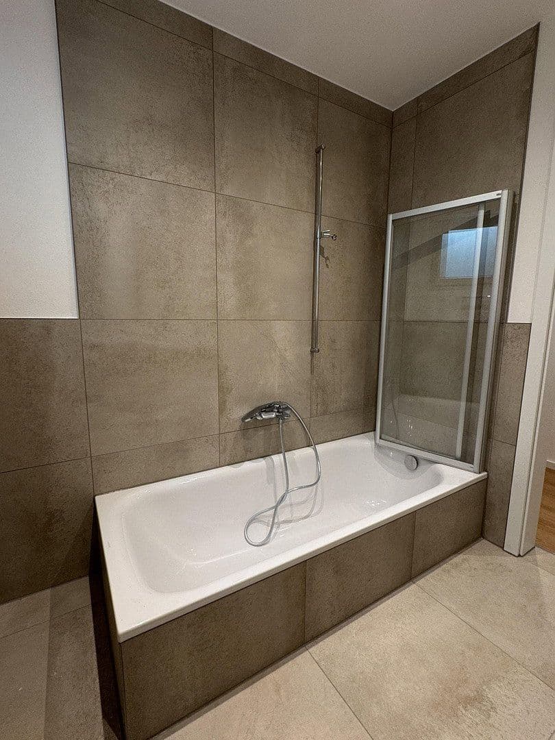Pronájem bytu 4+1 115 m², Nelkenweg 12, Langenbach, Bavorsko Pronájem bytu 4+1 115 m², Nelkenweg 12, Langenbach, Bavorsko