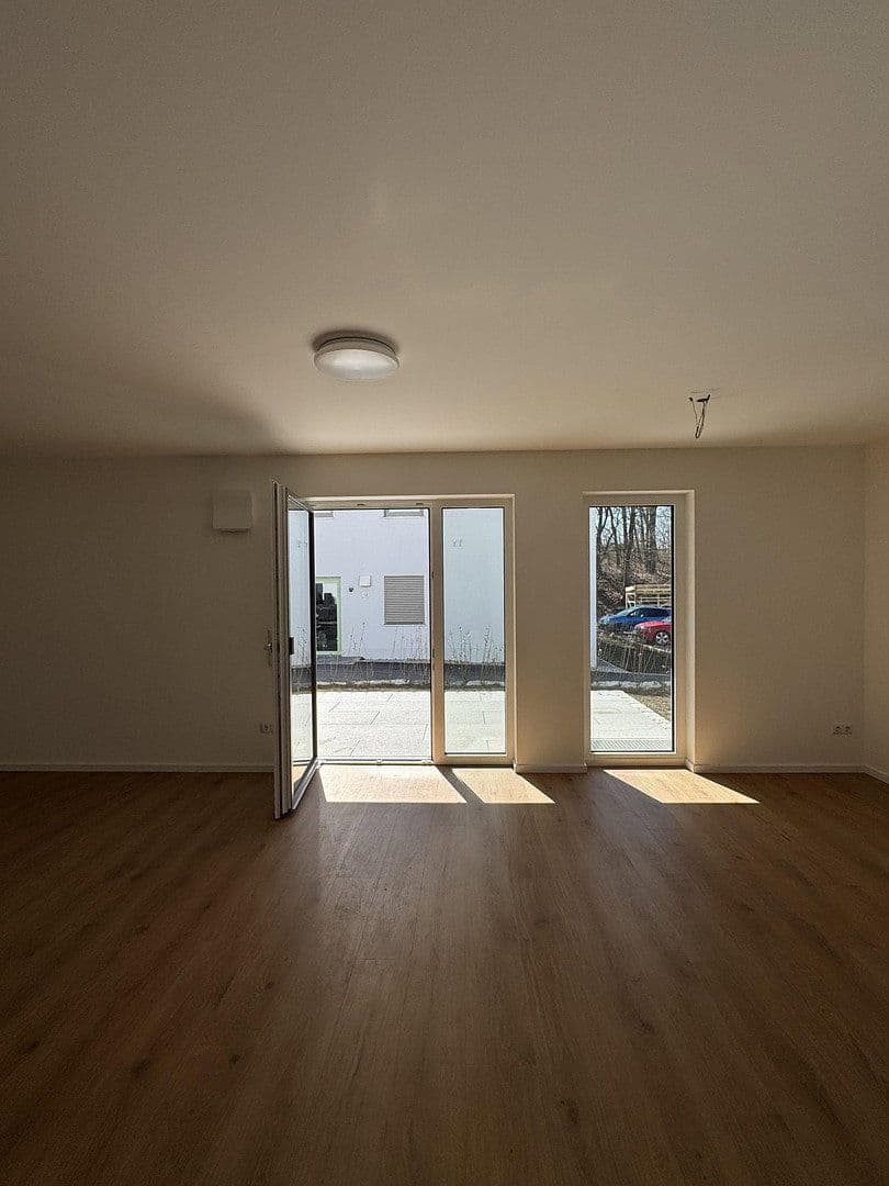 Pronájem bytu 4+1 115 m², Nelkenweg 12, Langenbach, Bavorsko Pronájem bytu 4+1 115 m², Nelkenweg 12, Langenbach, Bavorsko