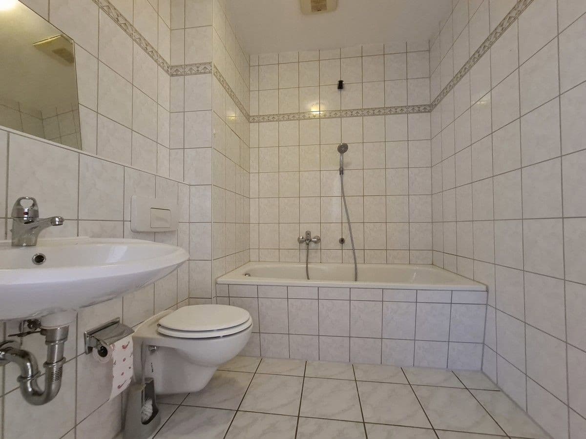 Pronájem bytu 3+1 76 m², Humboldtstraße 9, Chemnitz, Sasko Pronájem bytu 3+1 76 m², Humboldtstraße 9, Chemnitz, Sasko
