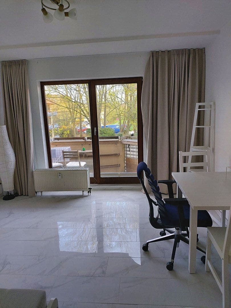 Pronájem bytu 1+1 25 m², Pluwiger Straße 8-10, Trier, Porýní-Falc Pronájem bytu 1+1 25 m², Pluwiger Straße 8-10, Trier, Porýní-Falc