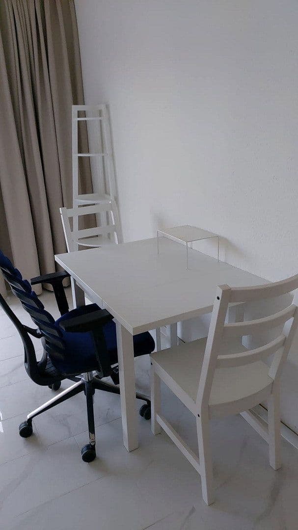 Pronájem bytu 1+1 25 m², Pluwiger Straße 8-10, Trier, Porýní-Falc Pronájem bytu 1+1 25 m², Pluwiger Straße 8-10, Trier, Porýní-Falc