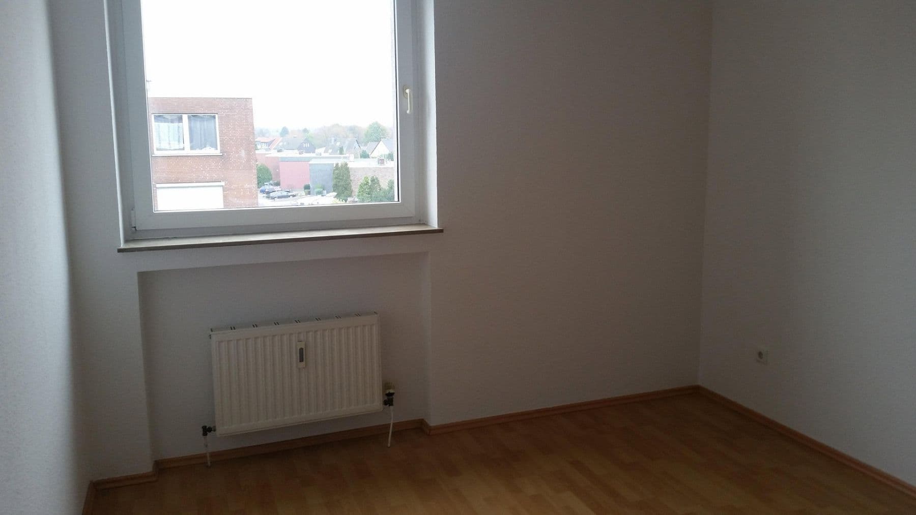 Pronájem bytu 3+1 73 m², Hainbuchenstraße 17, Moers, Severní Porýní-Vestfálsko Pronájem bytu 3+1 73 m², Hainbuchenstraße 17, Moers, Severní Porýní-Vestfálsko