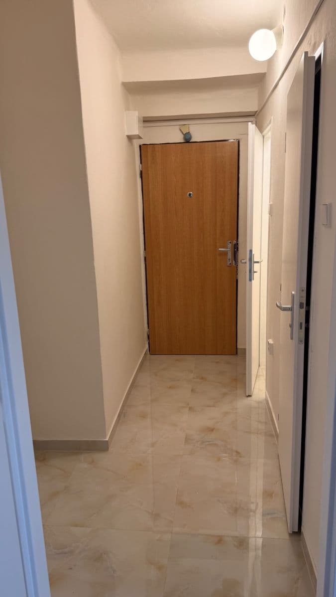 Pronájem bytu 3+1 60 m², U zastávky, Praha, Praha Pronájem bytu 3+1 60 m², U zastávky, Praha, Praha