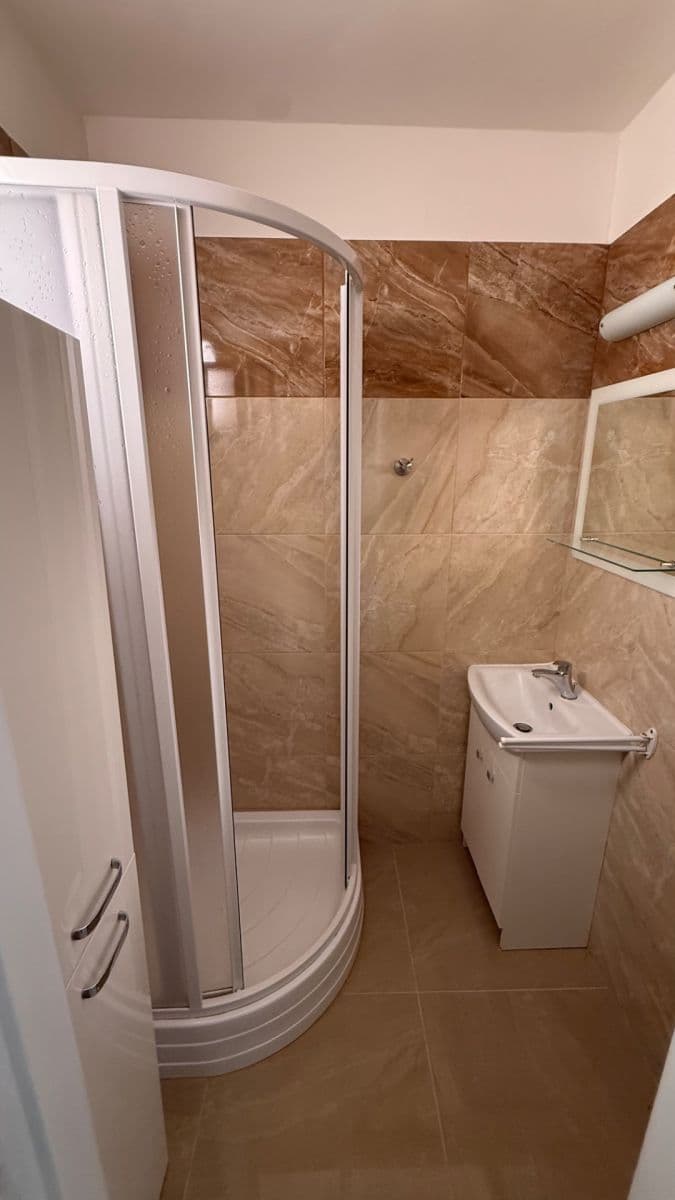 Pronájem bytu 3+1 60 m², U zastávky, Praha, Praha Pronájem bytu 3+1 60 m², U zastávky, Praha, Praha