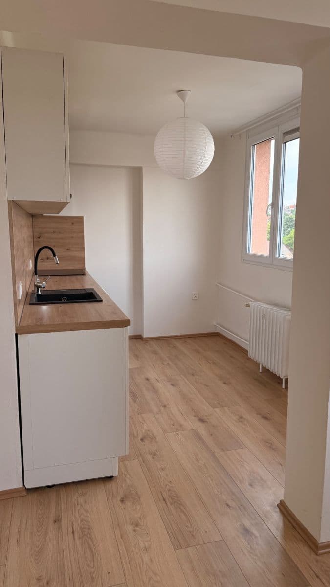 Pronájem bytu 3+1 60 m², U zastávky, Praha, Praha Pronájem bytu 3+1 60 m², U zastávky, Praha, Praha