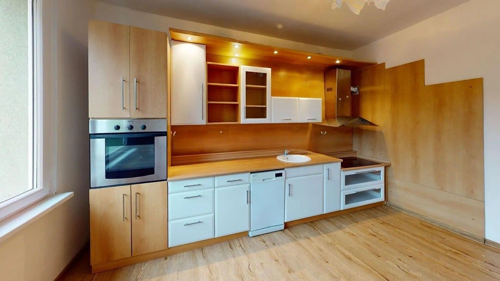 Prodej bytu 1+1 35 m², Sídliště Za Chlumem, Bílina, Ústecký kraj Prodej bytu 1+1 35 m², Sídliště Za Chlumem, Bílina, Ústecký kraj