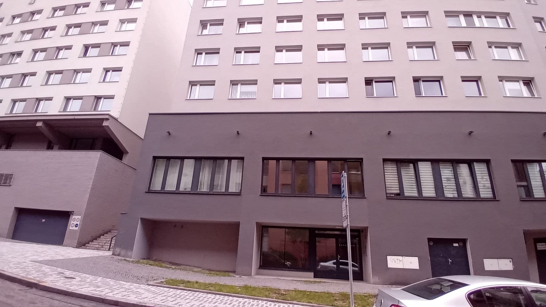Pronájem nebytového prostoru 111 m², Roháčova, Praha, Praha Pronájem nebytového prostoru 111 m², Roháčova, Praha, Praha