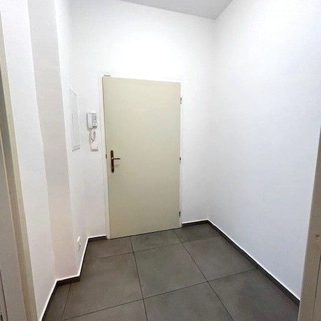 Pronájem bytu 1+kk 24 m², Mlynářská, Praha, Praha Pronájem bytu 1+kk 24 m², Mlynářská, Praha, Praha