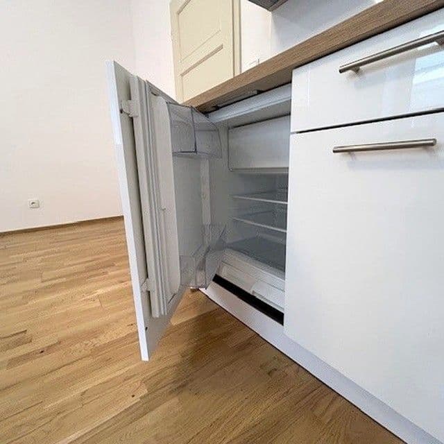 Pronájem bytu 1+kk 24 m², Mlynářská, Praha, Praha Pronájem bytu 1+kk 24 m², Mlynářská, Praha, Praha