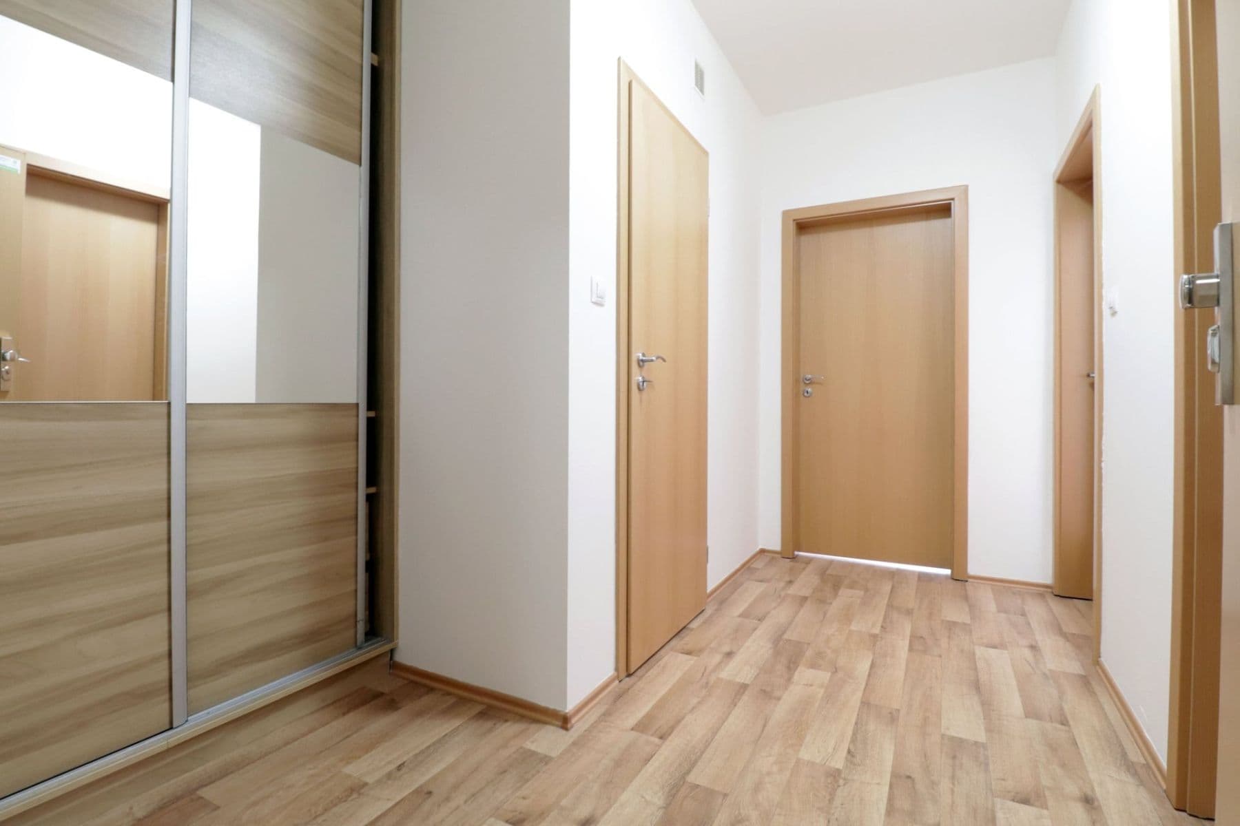 Pronájem bytu 2+kk 64 m², Pod Harfou, Praha, Praha Pronájem bytu 2+kk 64 m², Pod Harfou, Praha, Praha