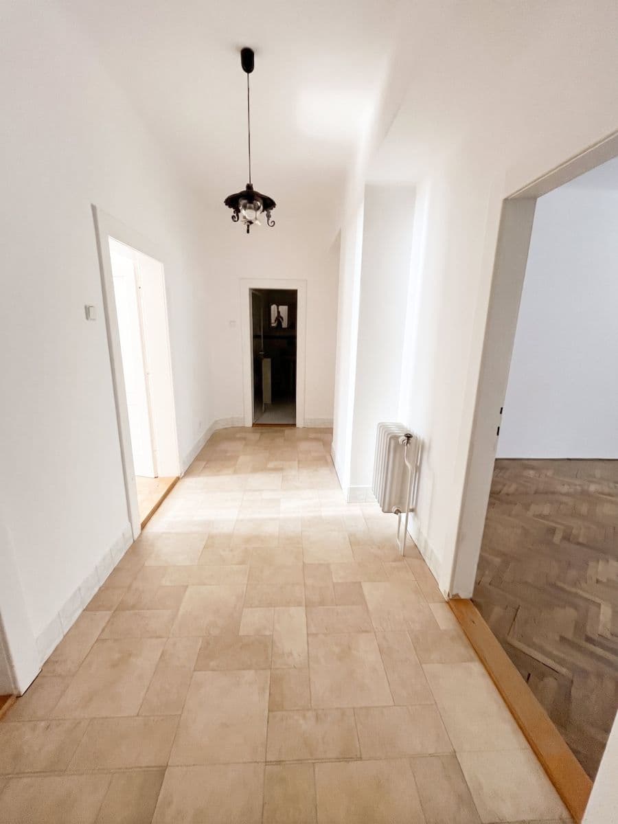 Pronájem bytu 4+kk 90 m², Barrandova, Kladno, Středočeský kraj Pronájem bytu 4+kk 90 m², Barrandova, Kladno, Středočeský kraj