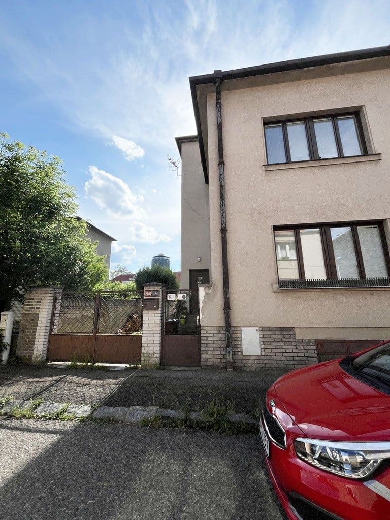 Pronájem bytu 4+kk 90 m², Barrandova, Kladno, Středočeský kraj Pronájem bytu 4+kk 90 m², Barrandova, Kladno, Středočeský kraj