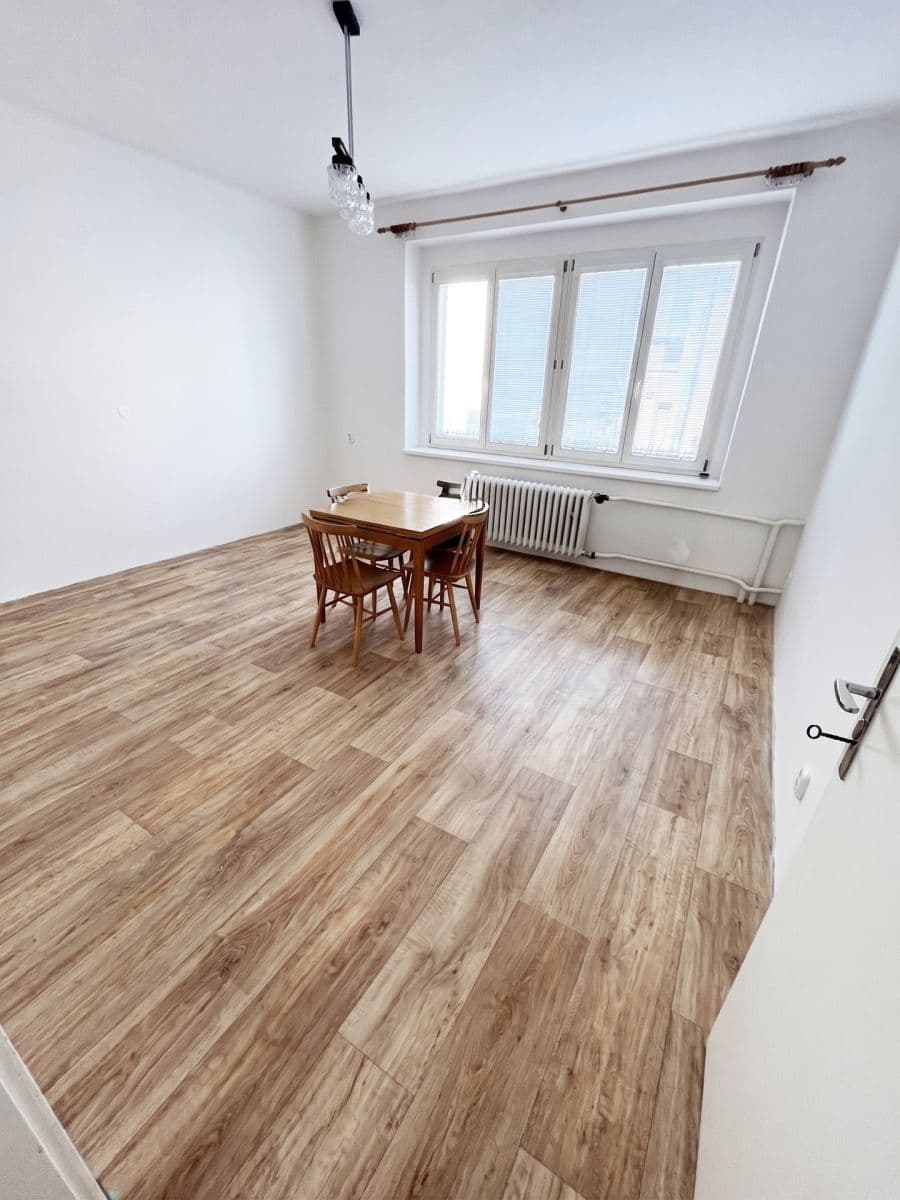 Pronájem bytu 4+kk 90 m², Barrandova, Kladno, Středočeský kraj Pronájem bytu 4+kk 90 m², Barrandova, Kladno, Středočeský kraj