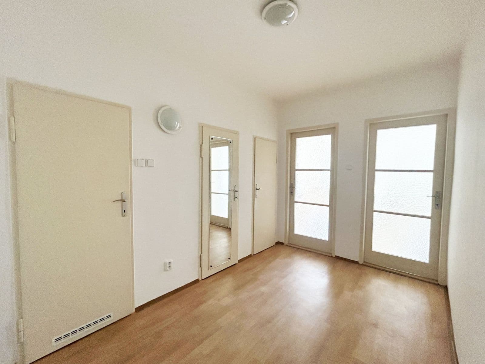 Pronájem bytu 1+1 50 m², Nad Primaskou, Praha, Praha Pronájem bytu 1+1 50 m², Nad Primaskou, Praha, Praha