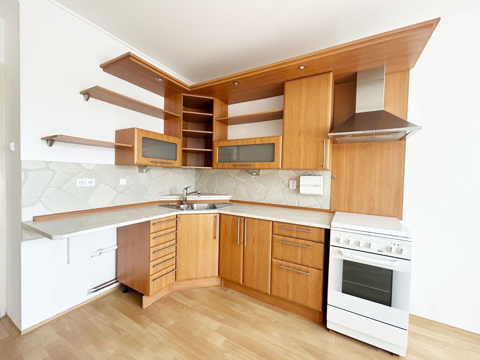 Pronájem bytu 1+1 50 m², Nad Primaskou, Praha, Praha Pronájem bytu 1+1 50 m², Nad Primaskou, Praha, Praha