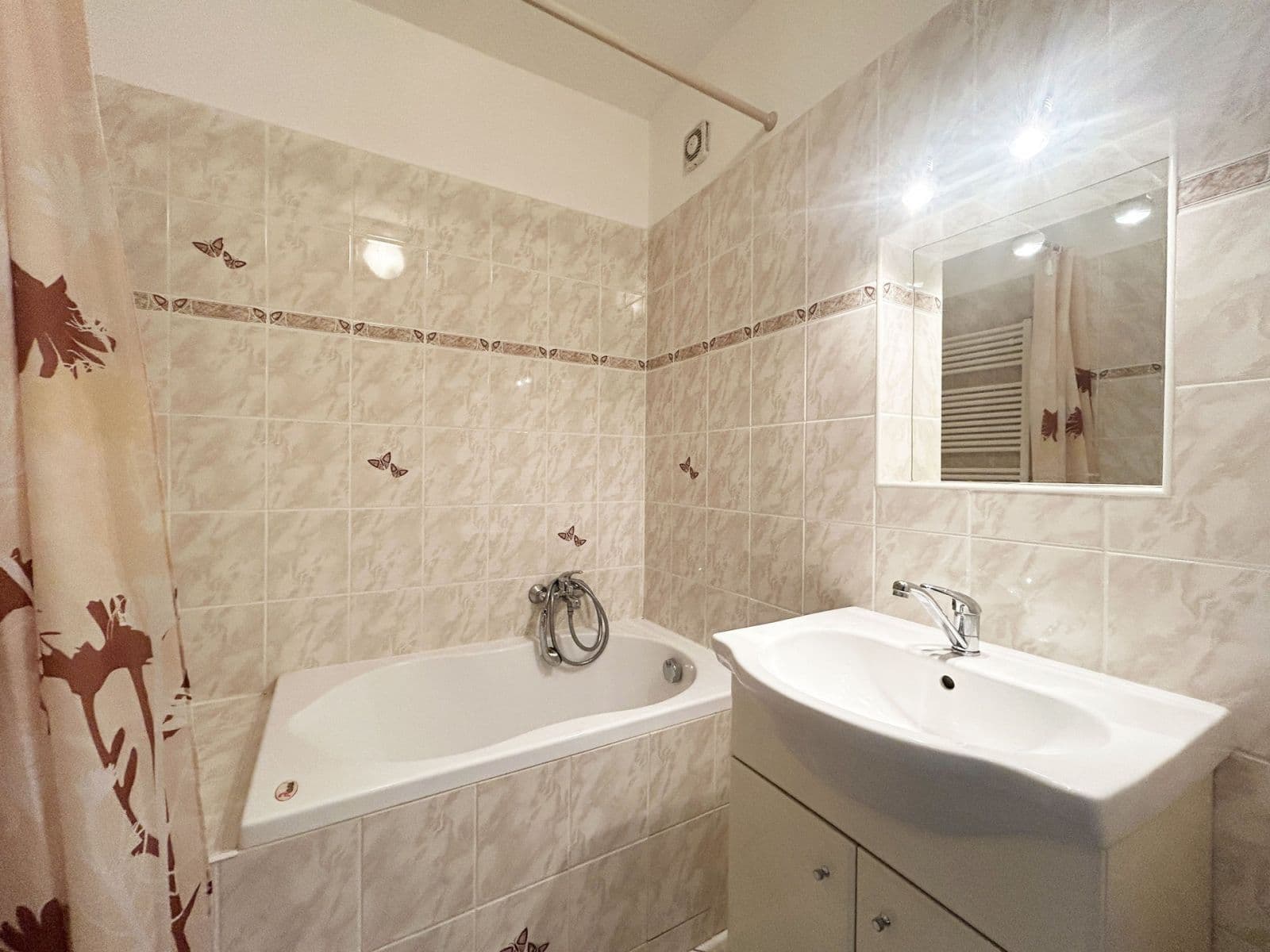 Pronájem bytu 1+1 50 m², Nad Primaskou, Praha, Praha Pronájem bytu 1+1 50 m², Nad Primaskou, Praha, Praha