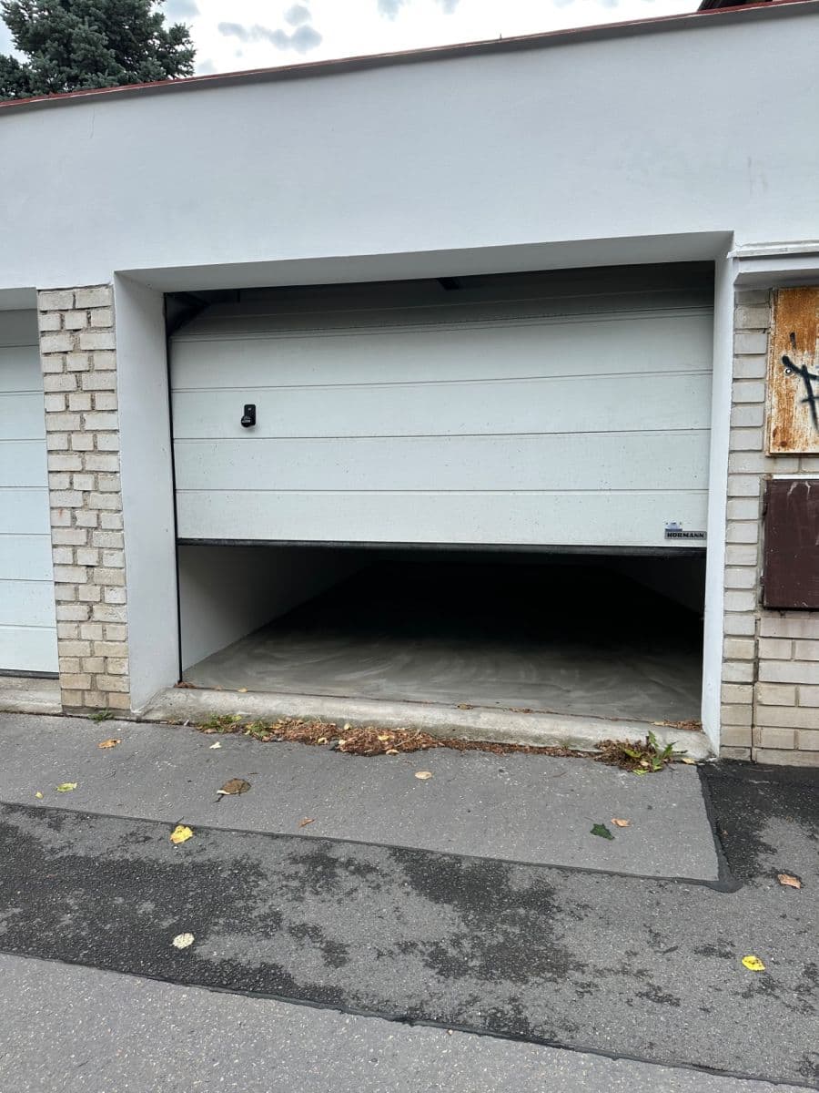 Pronájem garáže 14 m², Bolevecká, Praha, Praha Pronájem garáže 14 m², Bolevecká, Praha, Praha