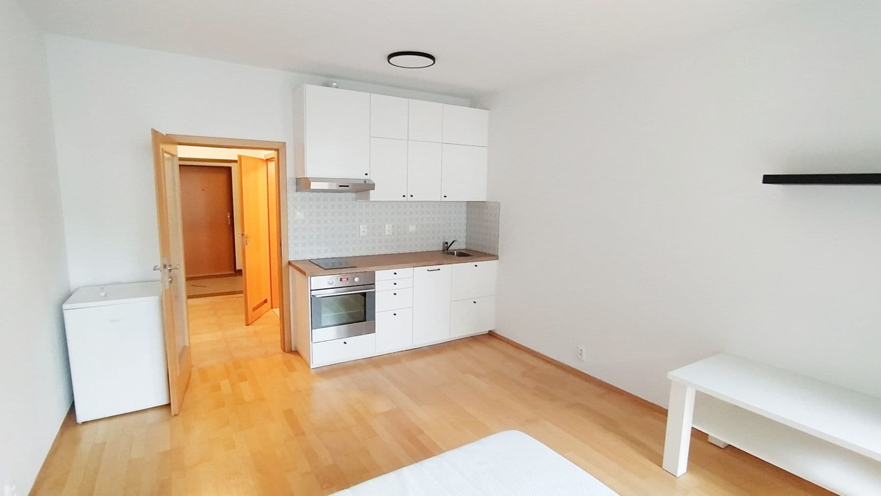 Pronájem bytu 1+kk 28 m², Pod Kavalírkou, Praha, Praha Pronájem bytu 1+kk 28 m², Pod Kavalírkou, Praha, Praha