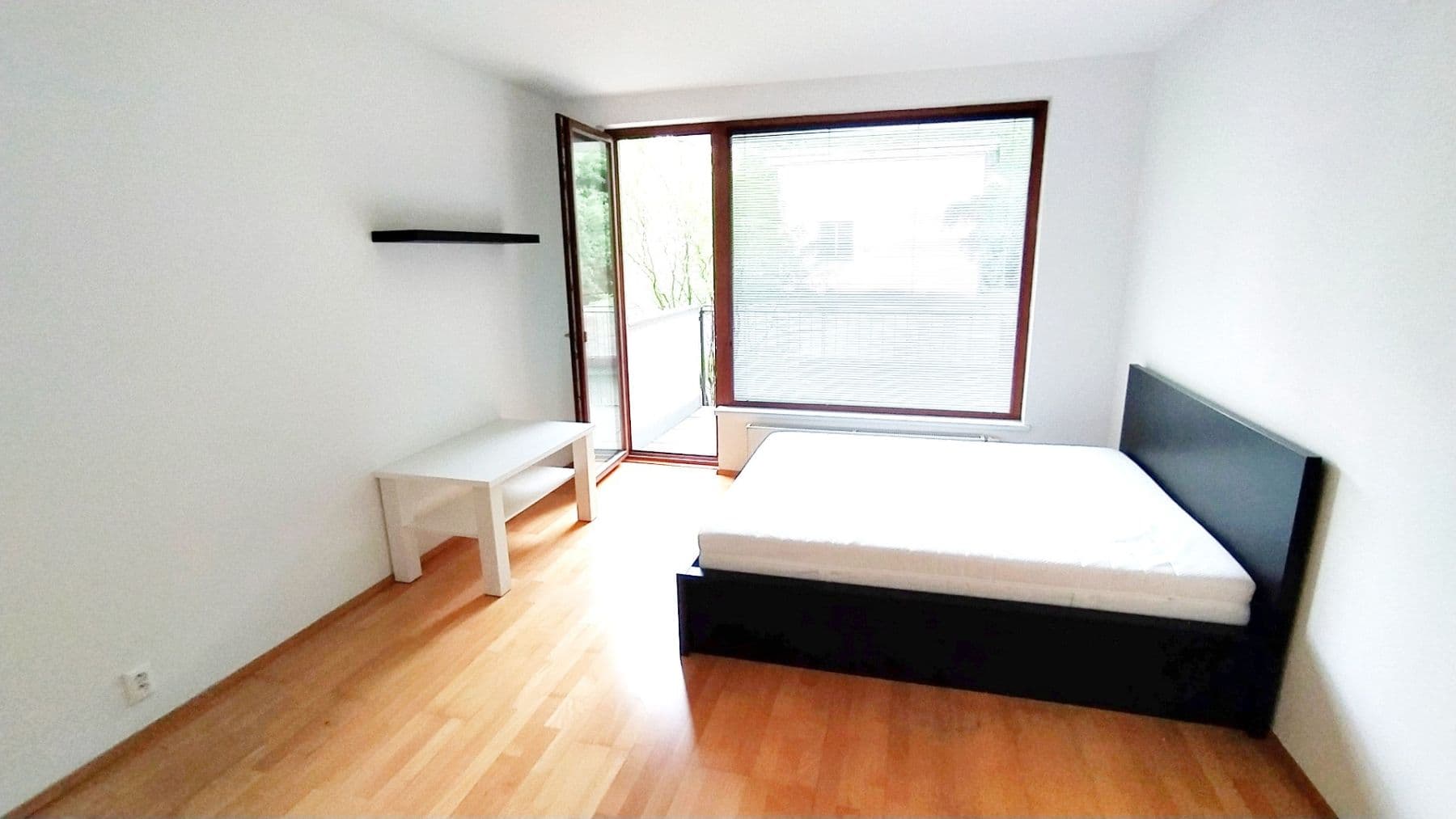 Pronájem bytu 1+kk 28 m², Pod Kavalírkou, Praha, Praha Pronájem bytu 1+kk 28 m², Pod Kavalírkou, Praha, Praha