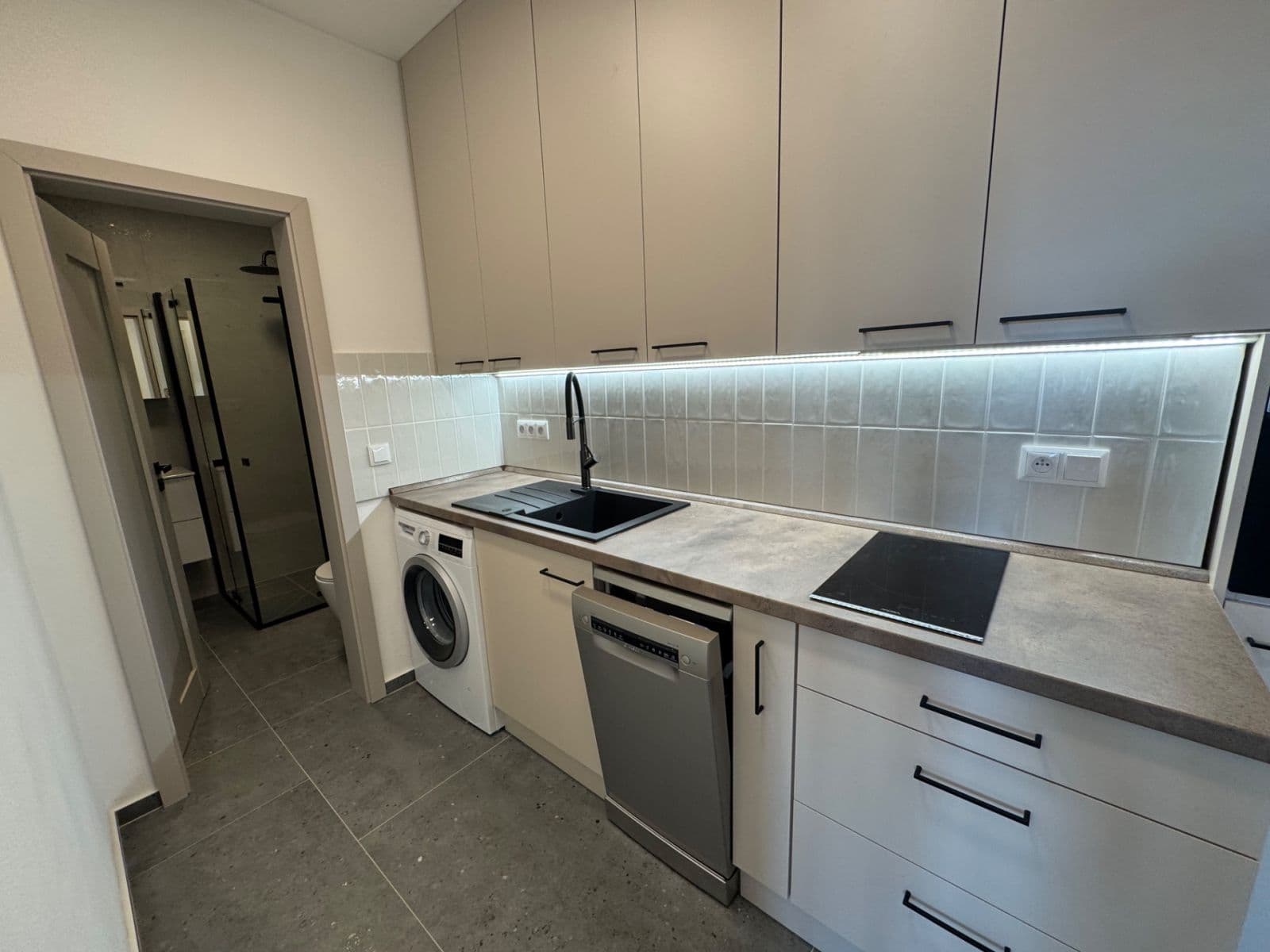 Pronájem bytu 2+kk 40 m², K Louži, Praha, Praha Pronájem bytu 2+kk 40 m², K Louži, Praha, Praha