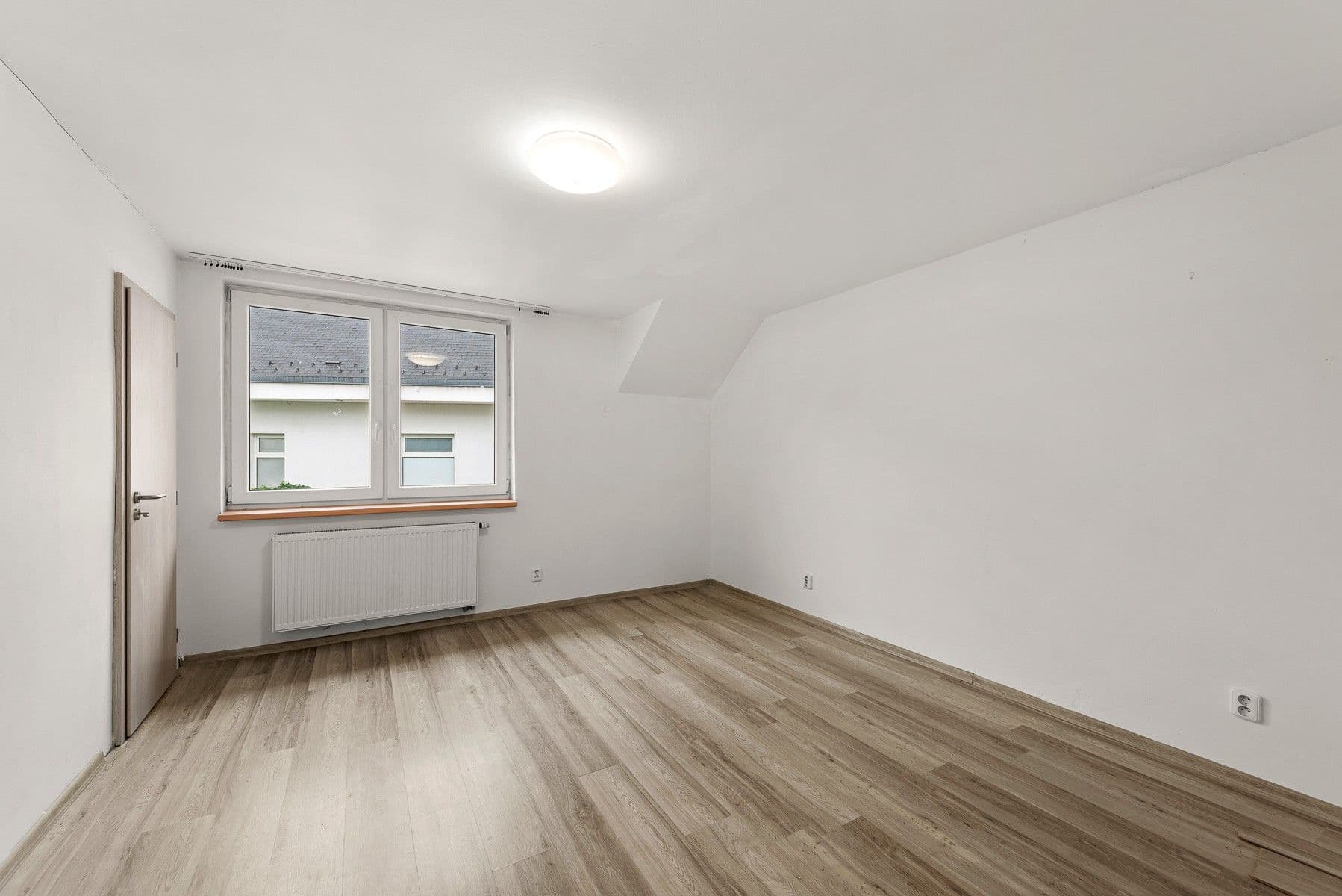 Pronájem domu 241 m², pozemek 977 m², Okrouhlo, Středočeský kraj Pronájem domu 241 m², pozemek 977 m², Okrouhlo, Středočeský kraj