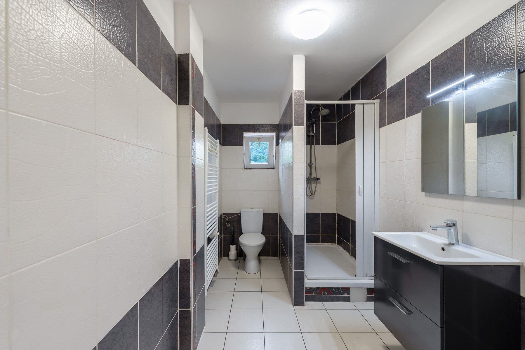 Pronájem domu 241 m², pozemek 977 m², Okrouhlo, Středočeský kraj Pronájem domu 241 m², pozemek 977 m², Okrouhlo, Středočeský kraj