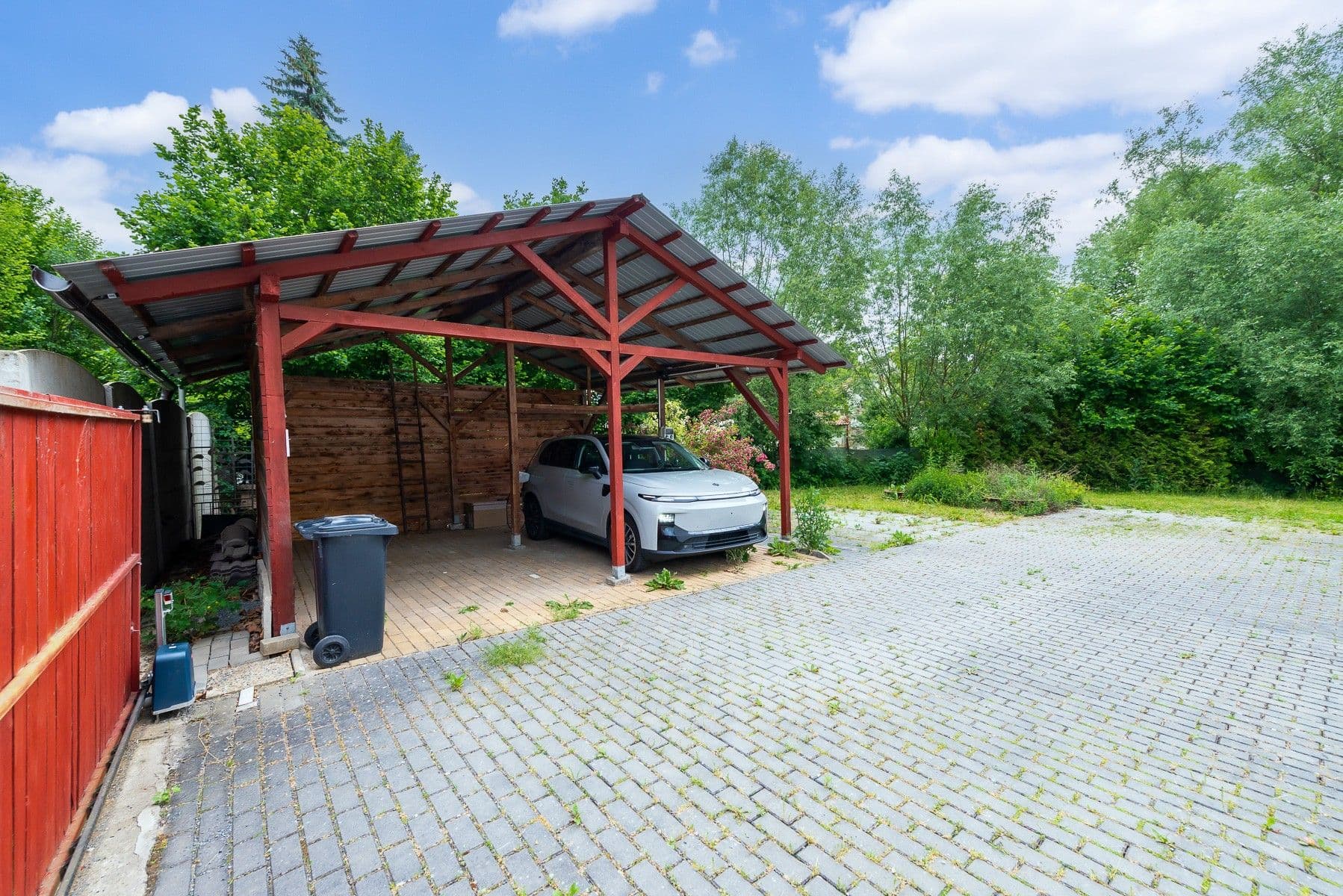 Pronájem domu 241 m², pozemek 977 m², Okrouhlo, Středočeský kraj Pronájem domu 241 m², pozemek 977 m², Okrouhlo, Středočeský kraj