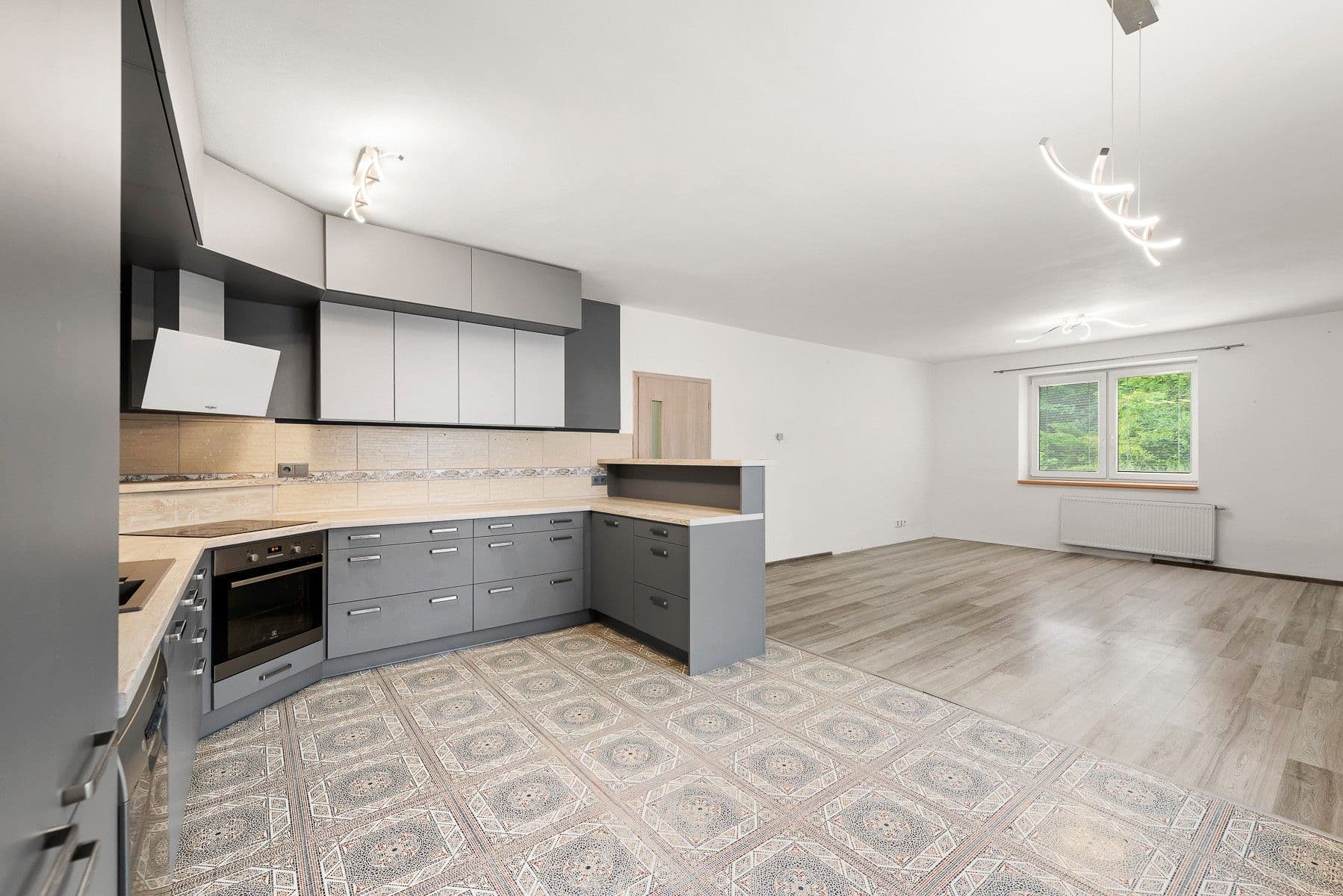 Pronájem domu 241 m², pozemek 977 m², Okrouhlo, Středočeský kraj Pronájem domu 241 m², pozemek 977 m², Okrouhlo, Středočeský kraj