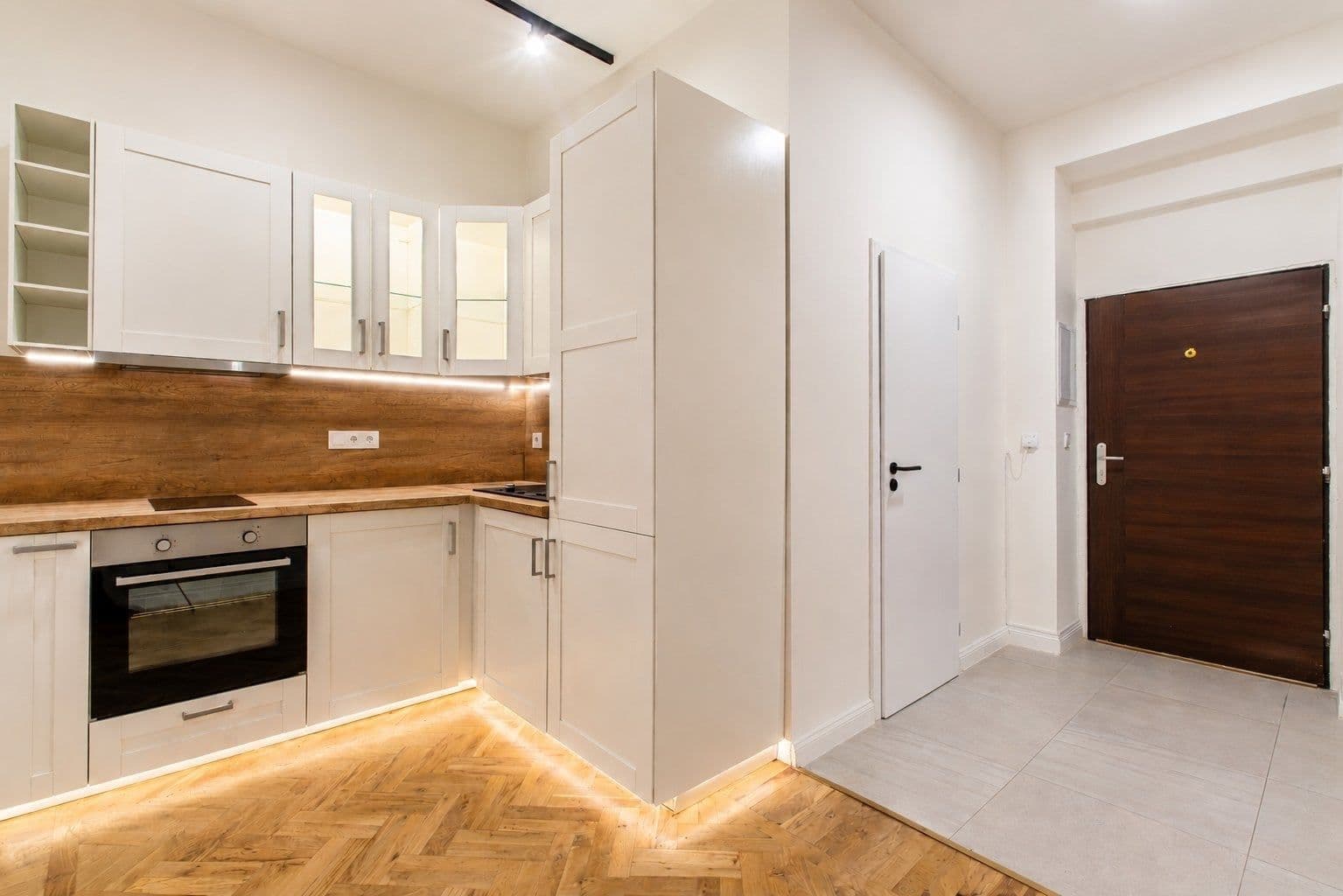Pronájem bytu 1+kk 40 m², Plzeňská, Praha, Praha Pronájem bytu 1+kk 40 m², Plzeňská, Praha, Praha