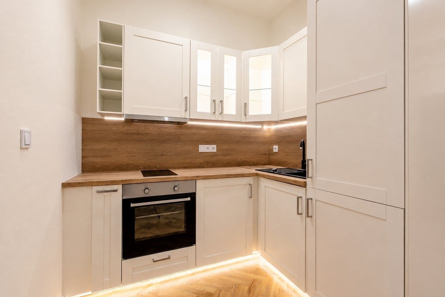 Pronájem bytu 1+kk 40 m², Plzeňská, Praha, Praha Pronájem bytu 1+kk 40 m², Plzeňská, Praha, Praha