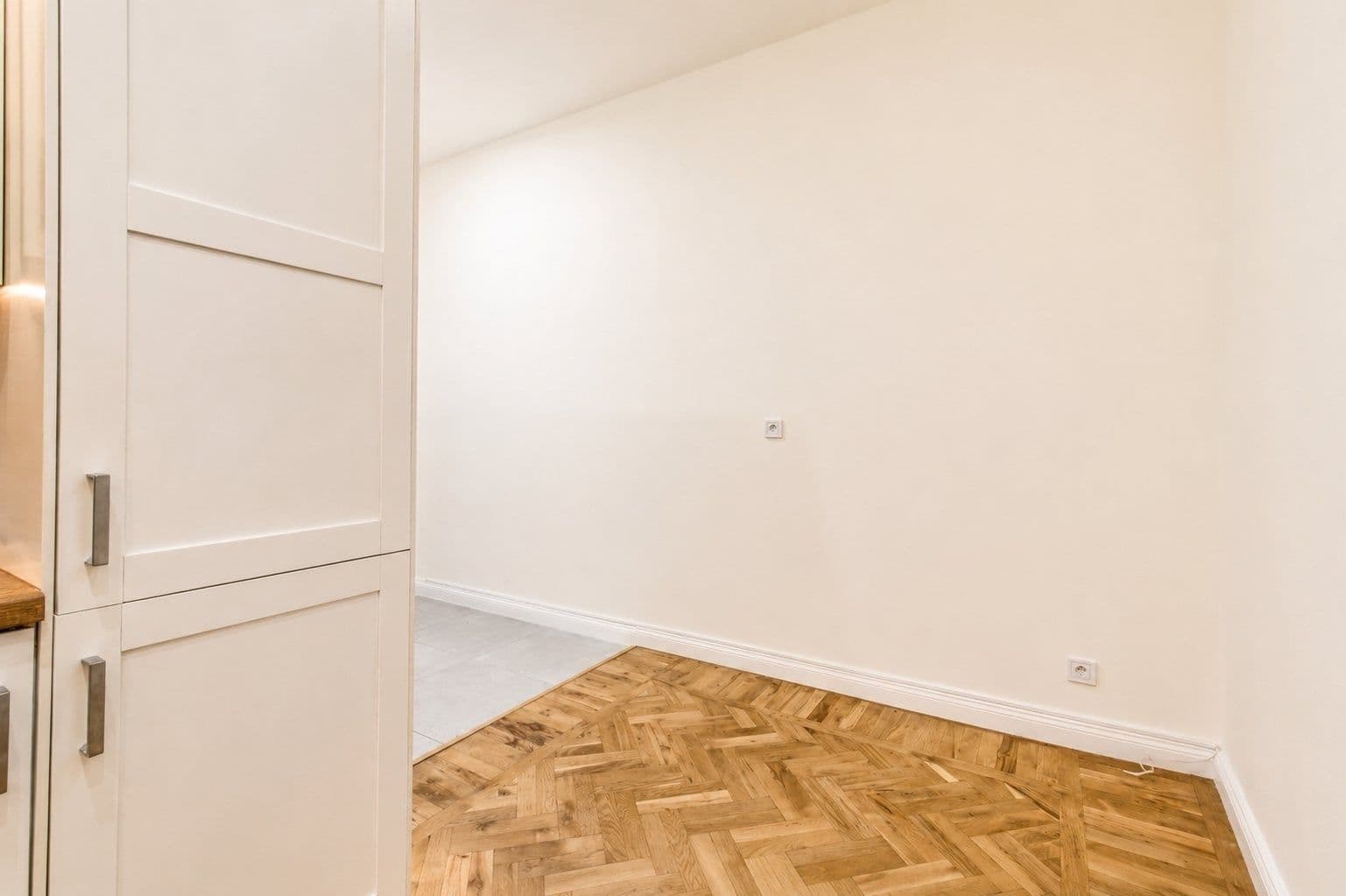 Pronájem bytu 1+kk 40 m², Plzeňská, Praha, Praha Pronájem bytu 1+kk 40 m², Plzeňská, Praha, Praha