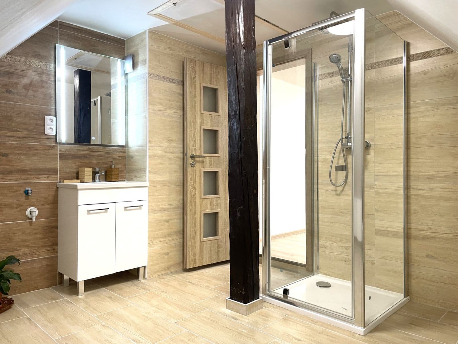 Pronájem domu 200 m², pozemek 700 m², Jiráskova, Frýdek-Místek, Moravskoslezský kraj Pronájem domu 200 m², pozemek 700 m², Jiráskova, Frýdek-Místek, Moravskoslezský kraj