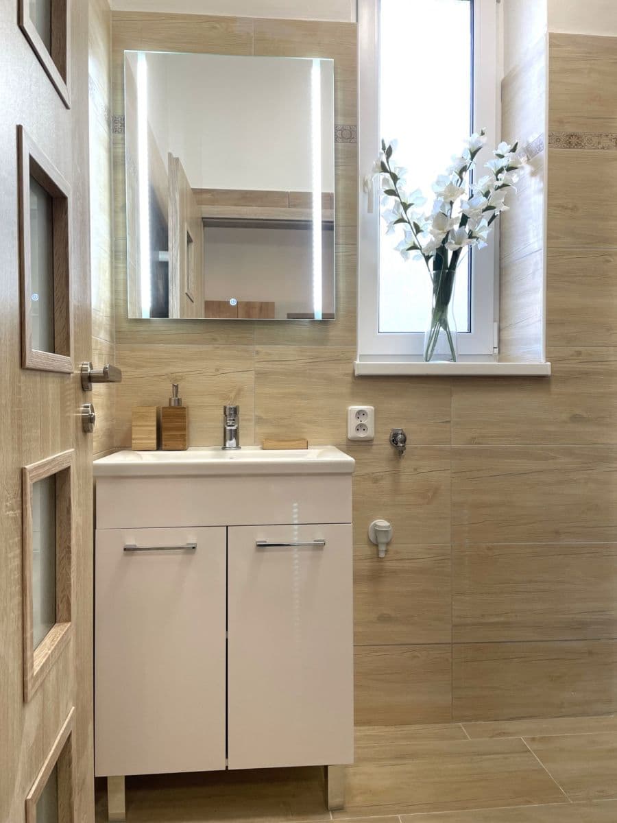 Pronájem domu 200 m², pozemek 700 m², Jiráskova, Frýdek-Místek, Moravskoslezský kraj Pronájem domu 200 m², pozemek 700 m², Jiráskova, Frýdek-Místek, Moravskoslezský kraj
