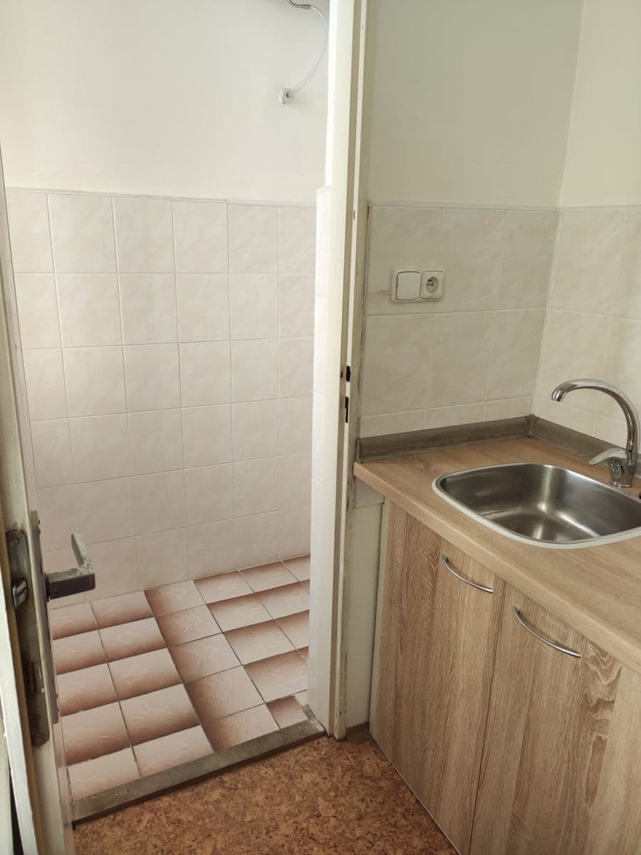 Pronájem bytu 2+1 50 m², Plzeňská, Praha, Praha Pronájem bytu 2+1 50 m², Plzeňská, Praha, Praha