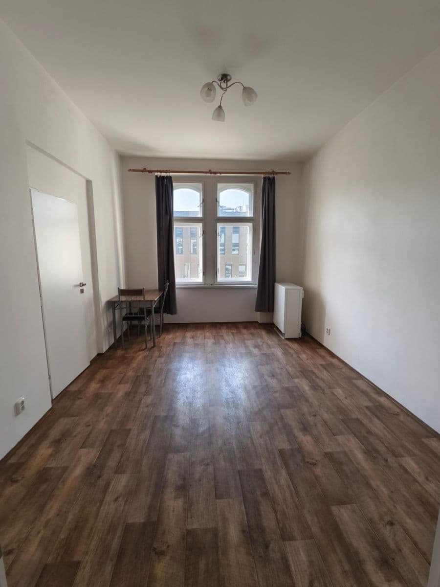 Pronájem bytu 2+1 50 m², Plzeňská, Praha, Praha Pronájem bytu 2+1 50 m², Plzeňská, Praha, Praha