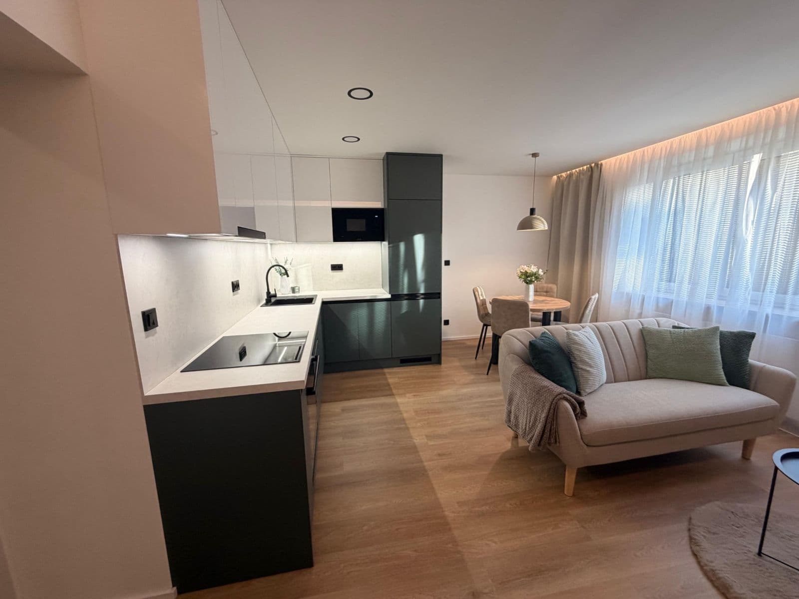 Prodej bytu 3+kk 60 m², Rodimcevova, Ostrava, Moravskoslezský kraj Prodej bytu 3+kk 60 m², Rodimcevova, Ostrava, Moravskoslezský kraj