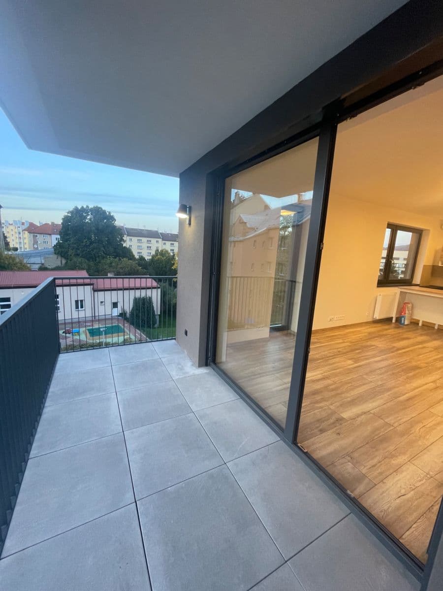 Pronájem bytu 1+kk 38 m², Pražská, Písek, Jihočeský kraj Pronájem bytu 1+kk 38 m², Pražská, Písek, Jihočeský kraj