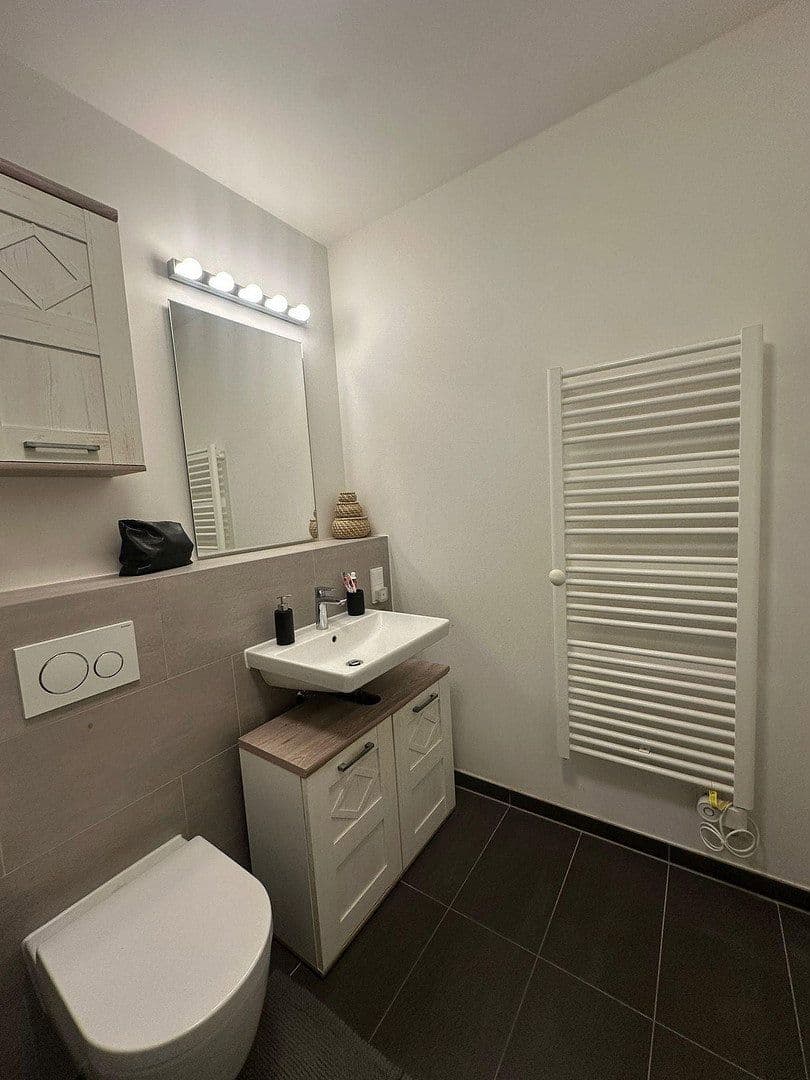 Pronájem bytu 2+1 62 m², Fritz-Bauer-Str. 21, Bonn, Severní Porýní-Vestfálsko Pronájem bytu 2+1 62 m², Fritz-Bauer-Str. 21, Bonn, Severní Porýní-Vestfálsko