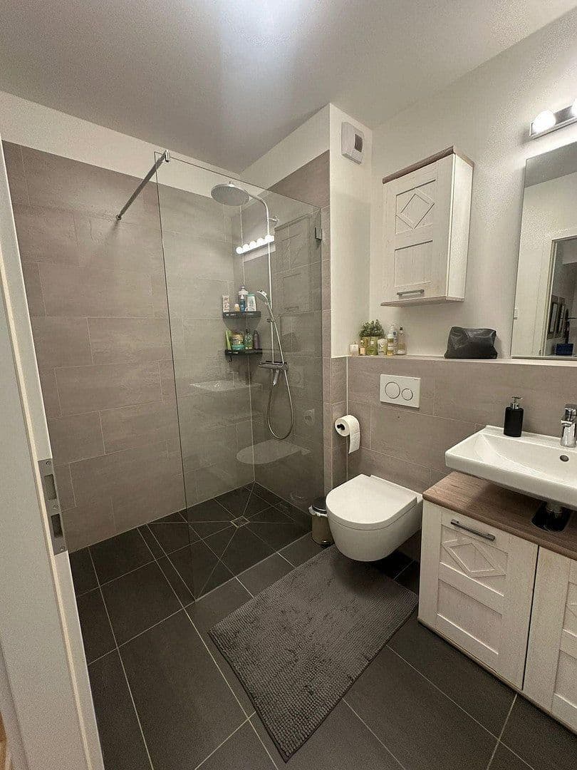 Pronájem bytu 2+1 62 m², Fritz-Bauer-Str. 21, Bonn, Severní Porýní-Vestfálsko Pronájem bytu 2+1 62 m², Fritz-Bauer-Str. 21, Bonn, Severní Porýní-Vestfálsko