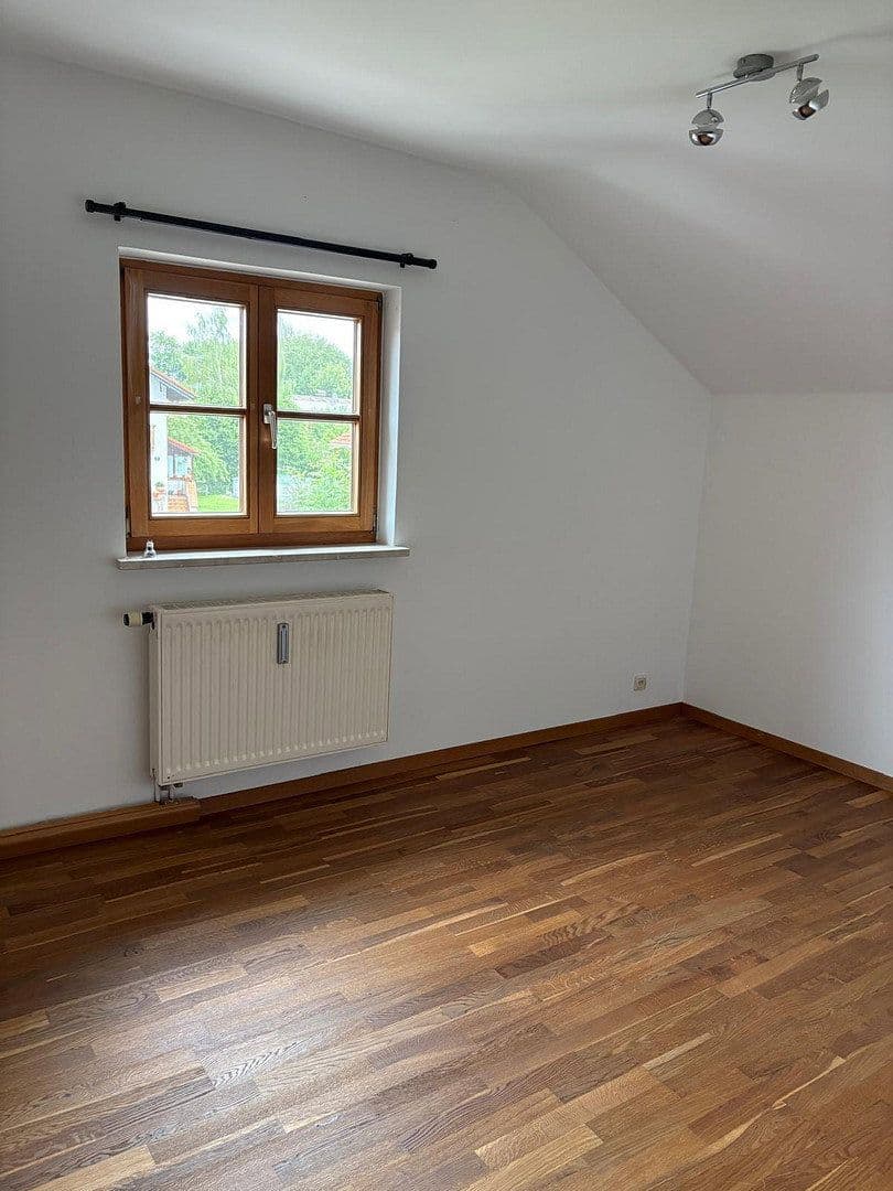 Pronájem domu 92 m², pozemek 600 m², Reichersbeuern, Bavorsko Pronájem domu 92 m², pozemek 600 m², Reichersbeuern, Bavorsko