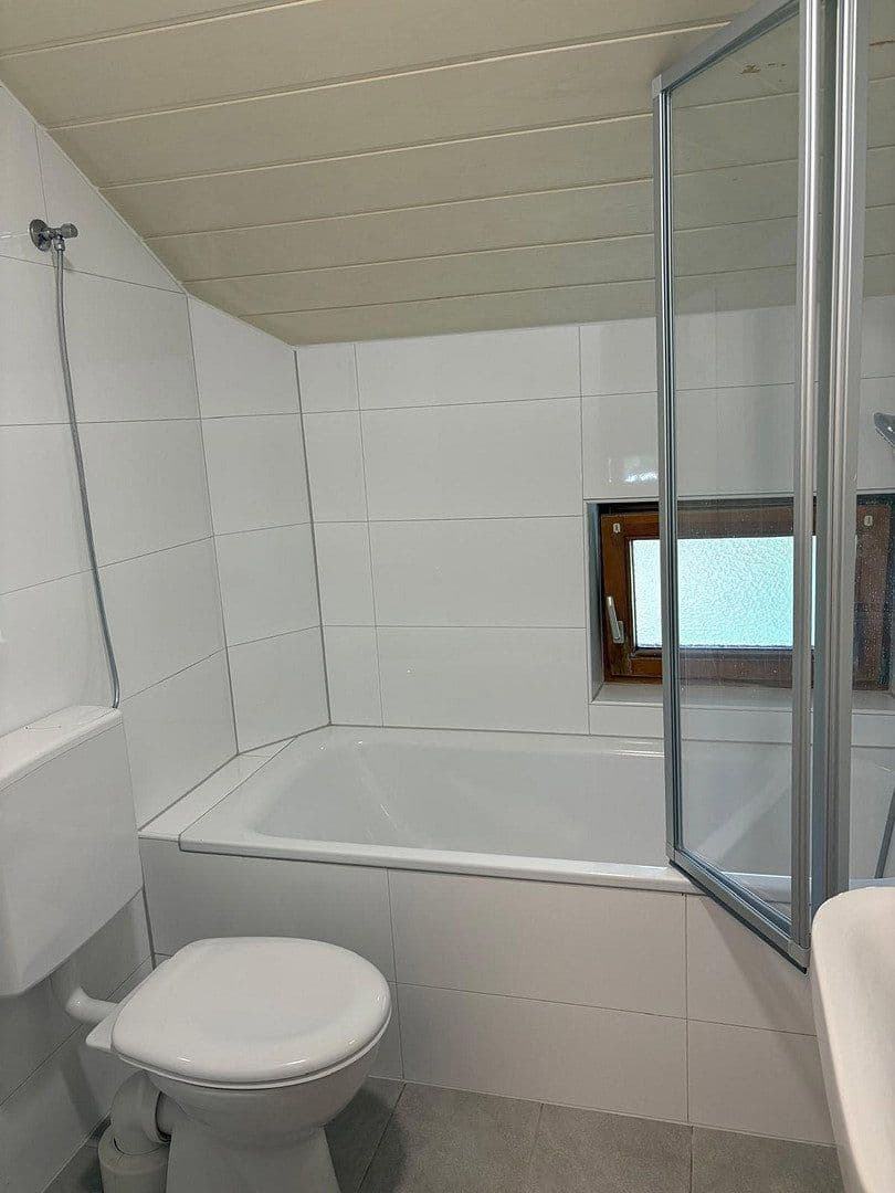 Pronájem domu 92 m², pozemek 600 m², Reichersbeuern, Bavorsko Pronájem domu 92 m², pozemek 600 m², Reichersbeuern, Bavorsko