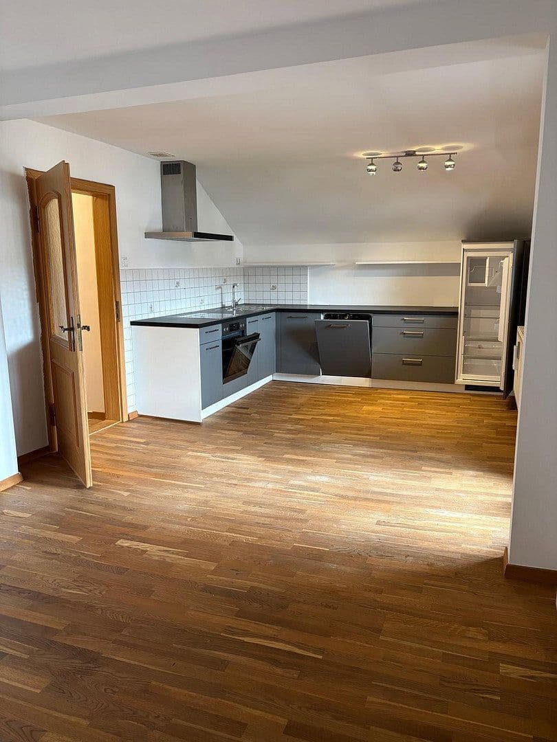 Pronájem domu 92 m², pozemek 600 m², Reichersbeuern, Bavorsko Pronájem domu 92 m², pozemek 600 m², Reichersbeuern, Bavorsko